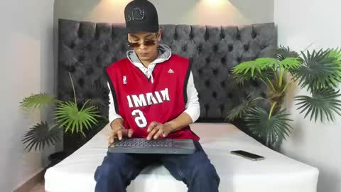 ROY online show from October 5, 8:07 pm