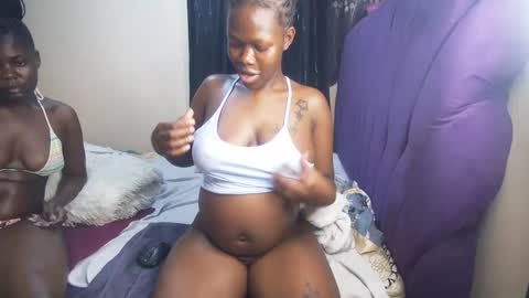 royal_charm online show from February 5, 11:42 pm