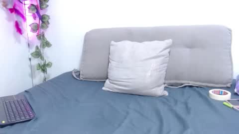 Bruna Royale  online show from March 13, 6:03 pm