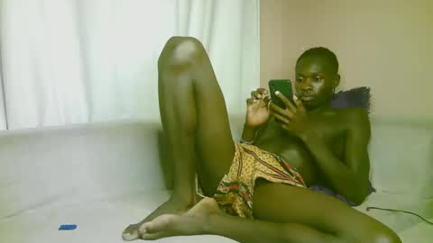 Snapshot of royalty254 chatting on May 1, 8:24 pm royalty254 online show from May 1, 8:24 pm