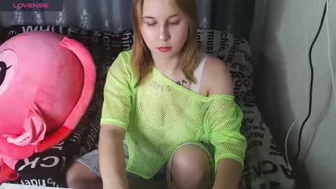 Snapshot of royangela chatting on September 22, 2:30 pm angela online show from September 22, 2:30 pm