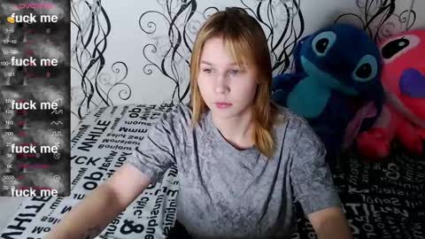 Snapshot of royangela chatting on October 23, 10:58 am angela online show from October 23, 10:58 am