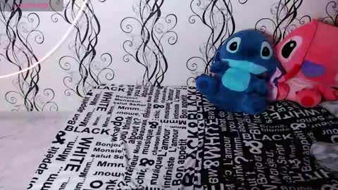 Snapshot of royangela chatting on November 8, 1:55 pm angela online show from November 8, 1:55 pm