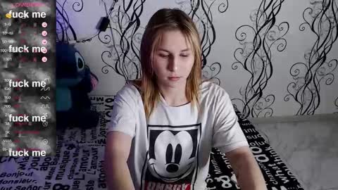 Snapshot of royangela chatting on November 14, 1:54 pm angela online show from November 14, 1:54 pm