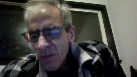 Snapshot of royboy2561 chatting on November 22, 11:09 am Roy Murrin online show from November 22, 11:09 am