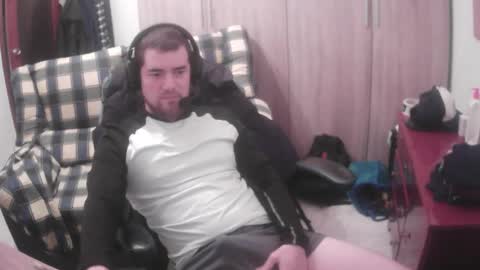 Snapshot of royer04 chatting on February 13, 11:56 pm royer04 online show from February 13, 11:56 pm