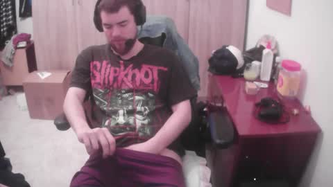 Snapshot of royer04 chatting on February 17, 3:36 am royer04 online show from February 17, 3:36 am