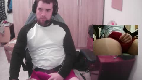 Snapshot of royer04 chatting on February 27, 11:16 pm royer04 online show from February 27, 11:16 pm