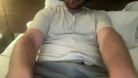 Snapshot of roythegil chatting on June 25, 2:44 am roythegil online show from June 25, 2:44 am