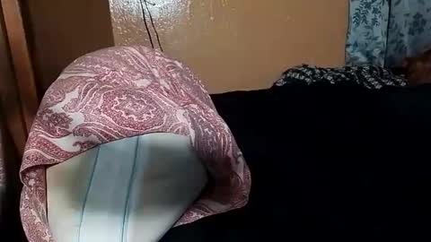 Snapshot of rubberburn chatting on December 15, 8:29 am rubberburn online show from December 15, 8:29 am