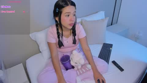 Snapshot of rubby_grundy chatting on May 27, 1:57 am R U B B Y online show from May 27, 1:57 am