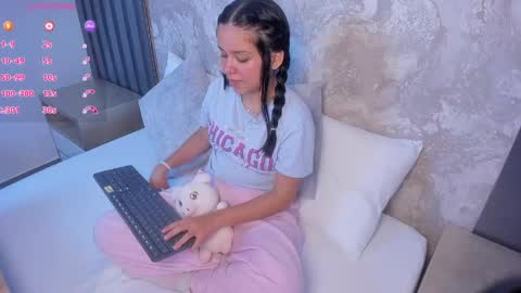 Snapshot of rubby_grundy chatting on June 5, 4:30 am R U B B Y online show from June 5, 4:30 am