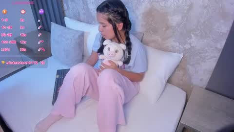 Snapshot of rubby_grundy chatting on June 5, 7:03 am R U B B Y online show from June 5, 7:03 am