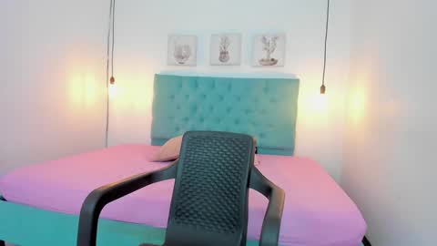 Snapshot of rubiroose chatting on December 9, 11:13 pm Rubii online show from December 9, 11:13 pm