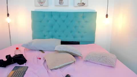 Snapshot of rubiroose chatting on January 7, 1:49 am Rubii online show from January 7, 1:49 am