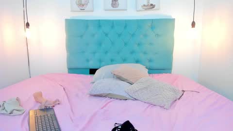 Snapshot of rubiroose chatting on January 11, 12:55 am Rubii online show from January 11, 12:55 am