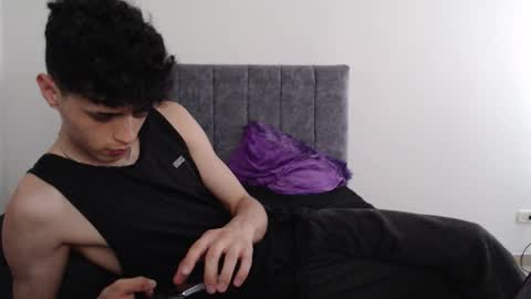 Snapshot of ruby__redd chatting on February 15, 10:39 pm Ruby and Vanie online show from February 15, 10:39 pm