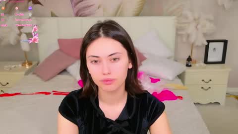 Luuna online show from May 1, 9:08 pm