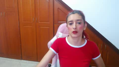Snapshot of ruby_your_milf chatting on December 18, 6:47 pm ruby_your_milf online show from December 18, 6:47 pm