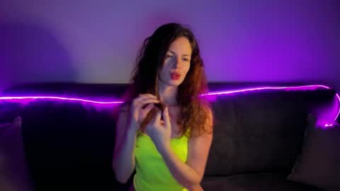 Snapshot of rubyattwood chatting on February 12, 5:52 pm rubyattwood online show from February 12, 5:52 pm