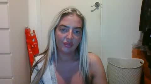 rubyredxxxoxxx online show from December 15, 4:59 pm