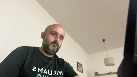 Snapshot of rufa_life chatting on June 1, 2:41 pm rufa_life online show from June 1, 2:41 pm