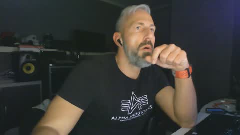 Chico que rico Caliente online show from January 6, 10:37 pm