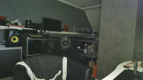 Chico que rico Caliente online show from January 18, 5:48 pm