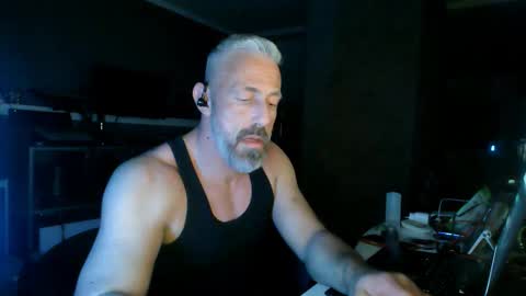 Snapshot of ruffi77 chatting on March 12, 9:26 am Chico que rico Caliente online show from March 12, 9:26 am