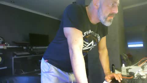 Snapshot of ruffi77 chatting on May 2, 6:24 pm Chico que rico Caliente online show from May 2, 6:24 pm