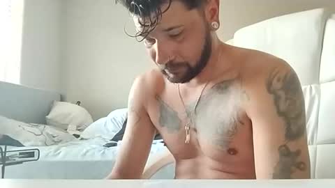 Snapshot of ruinvale chatting on February 12, 10:27 pm ruinvale online show from February 12, 10:27 pm