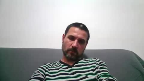 Snapshot of rul3ssuck chatting on December 9, 2:39 pm rul3ssuck online show from December 9, 2:39 pm