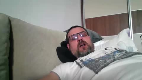 Snapshot of rul3ssuck chatting on March 6, 11:25 am rul3ssuck online show from March 6, 11:25 am