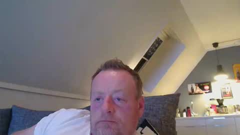 Snapshot of runepetter chatting on October 9, 8:18 pm bignorwegian online show from October 9, 8:18 pm