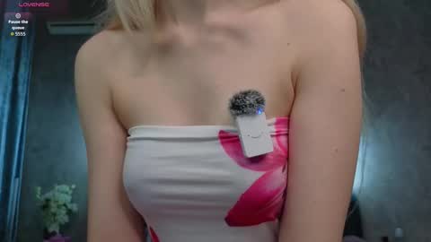 Snapshot of rush_of_feelings chatting on November 12, 7:13 pm My name is a capital of great britan online show from November 12, 7:13 pm