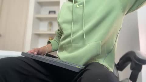  R U S S E L L  online show from January 17, 2:49 am