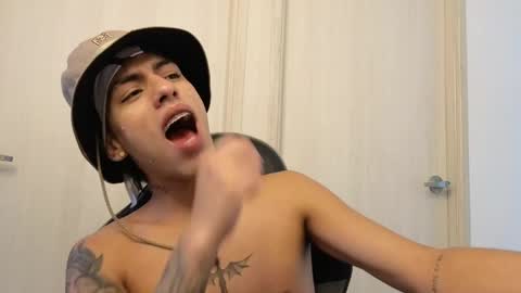  R U S S E L L  online show from April 18, 1:37 pm