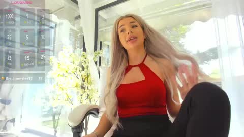 Snapshot of russian_ava chatting on April 29, 7:34 am Ava online show from April 29, 7:34 am