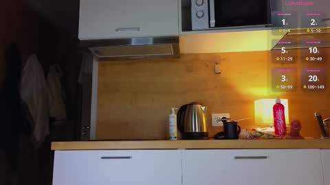 Mary online show from March 7, 2:25 am