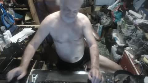 Russtenail21 online show from October 16, 9:05 pm