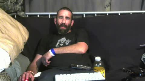 Snapshot of rusty_ambitions chatting on July 17, 1:01 am rusty_ambitions online show from July 17, 1:01 am
