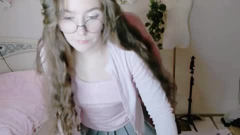 MY FANSLY  online show from March 2, 6:59 pm