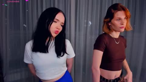 Snapshot of ruthakihn chatting on October 19, 4:29 pm Jessica Blondie Lannie Brunette online show from October 19, 4:29 pm