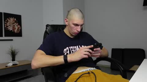 RYAN DOZER online show from October 30, 8:16 am