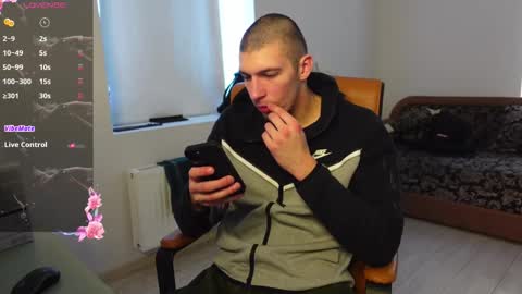 RYAN DOZER online show from February 14, 7:05 am