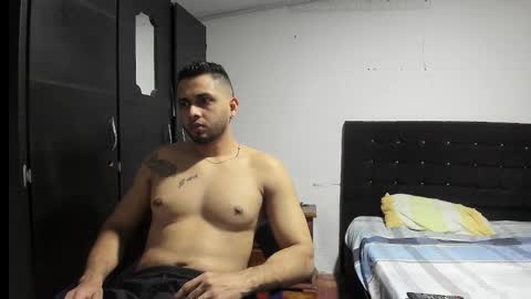 ryan_xc1 online show from November 22, 2:43 am