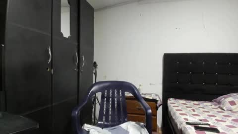 ryan_xc1 online show from March 8, 2:04 am