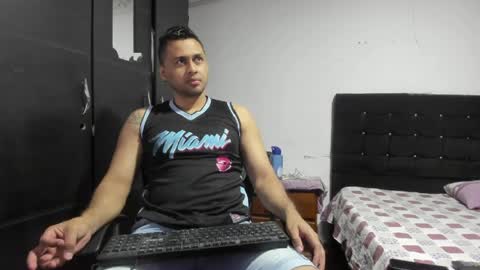 ryan_xc1 online show from March 27, 2:39 am