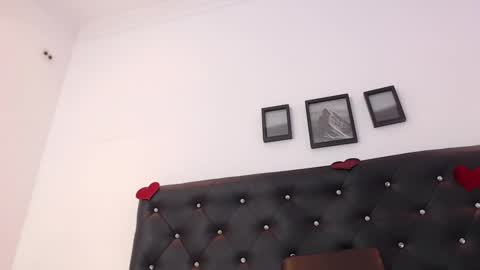 Snapshot of ryanastone_ chatting on February 15, 2:37 am Hanna online show from February 15, 2:37 am