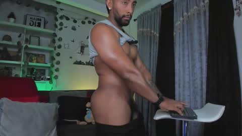 Snapshot of ryanboy30 chatting on February 2, 9:35 pm ryanboy30 online show from February 2, 9:35 pm